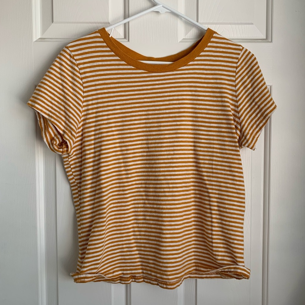 White and yellow stripped t-shirt. Aero.